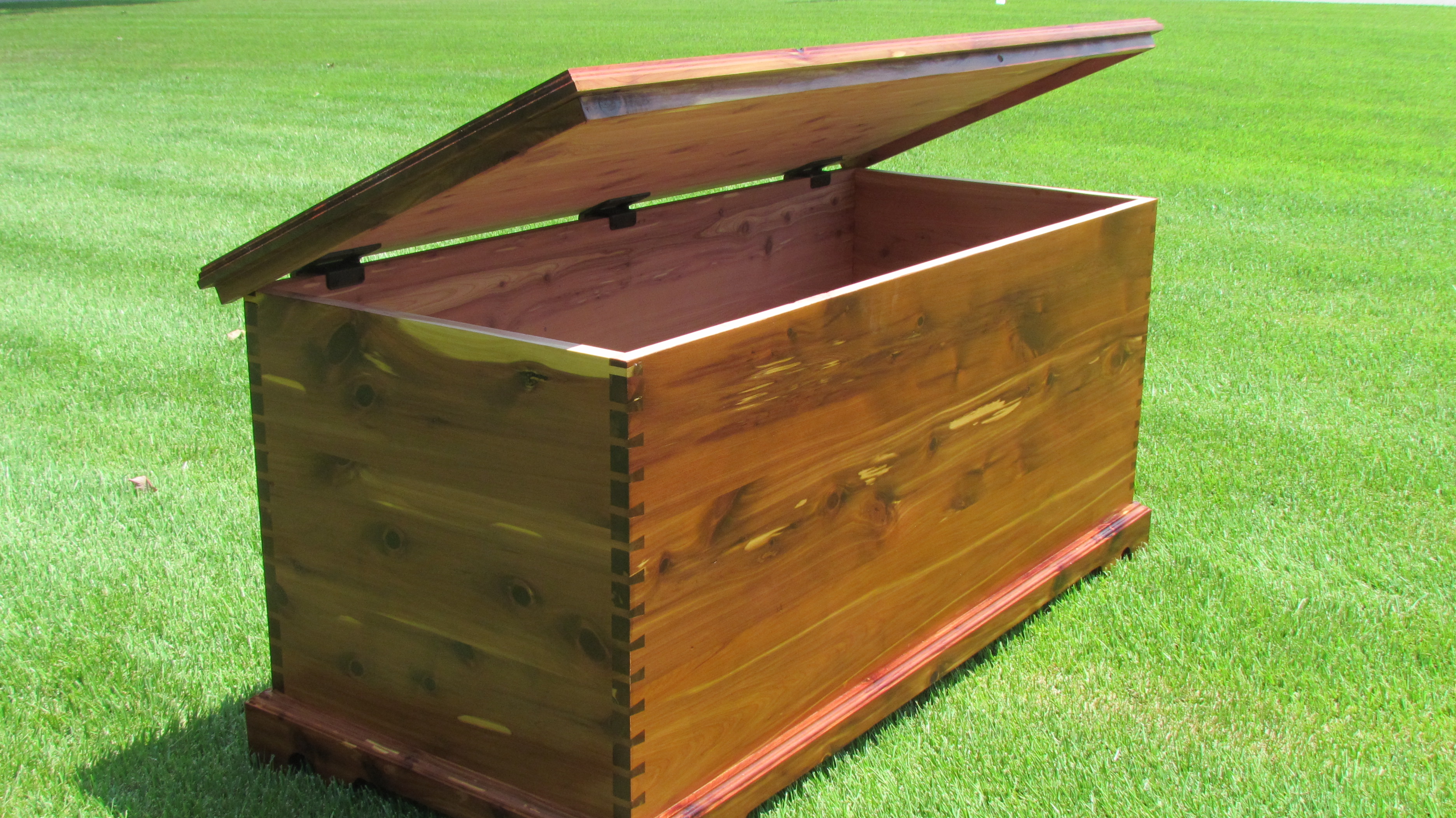Cedar Chest Dovetail Corner